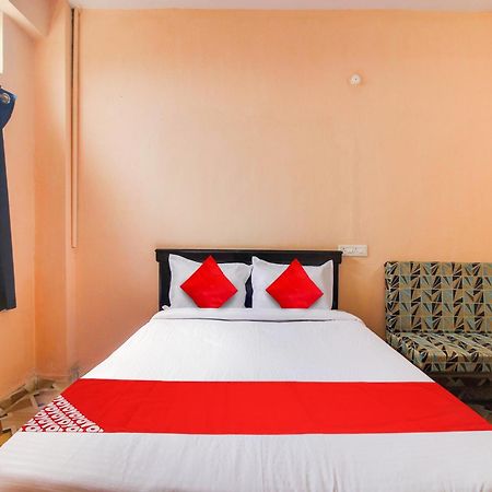 Pedda Ambarpet Hotel O R.J.International מראה חיצוני תמונה