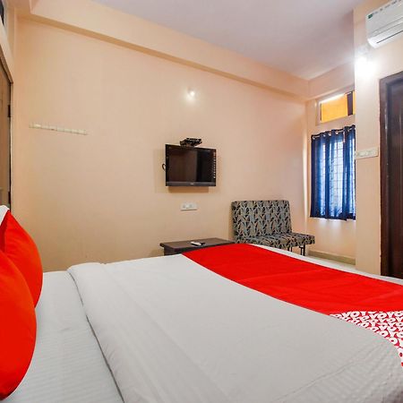 Pedda Ambarpet Hotel O R.J.International מראה חיצוני תמונה