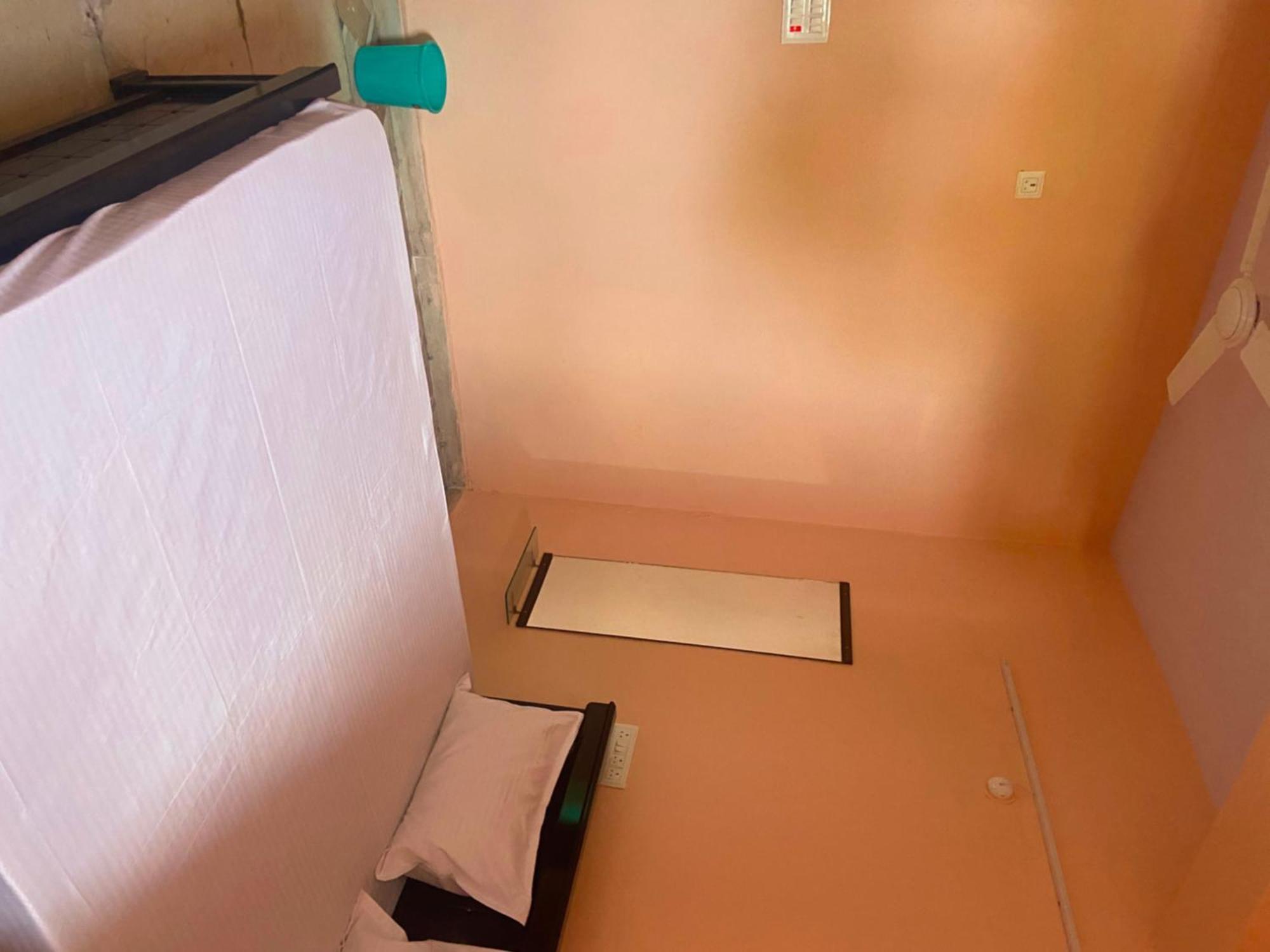 Pedda Ambarpet Hotel O R.J.International מראה חיצוני תמונה