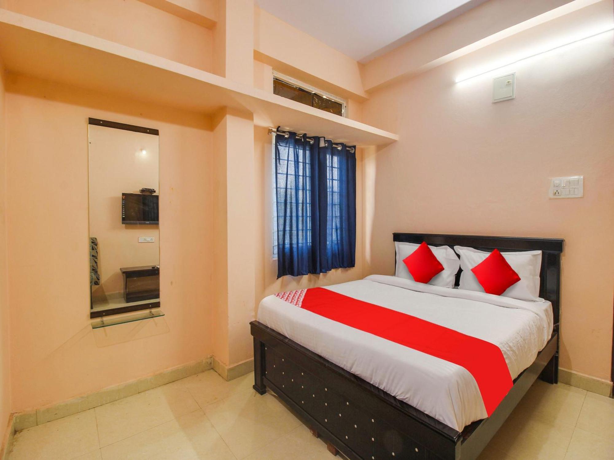 Pedda Ambarpet Hotel O R.J.International מראה חיצוני תמונה