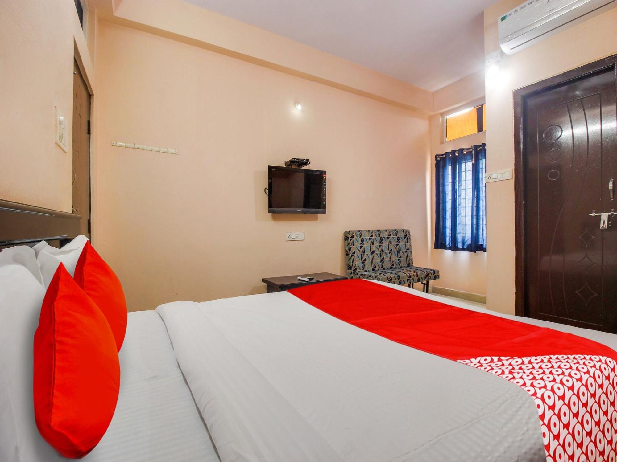 Pedda Ambarpet Hotel O R.J.International מראה חיצוני תמונה