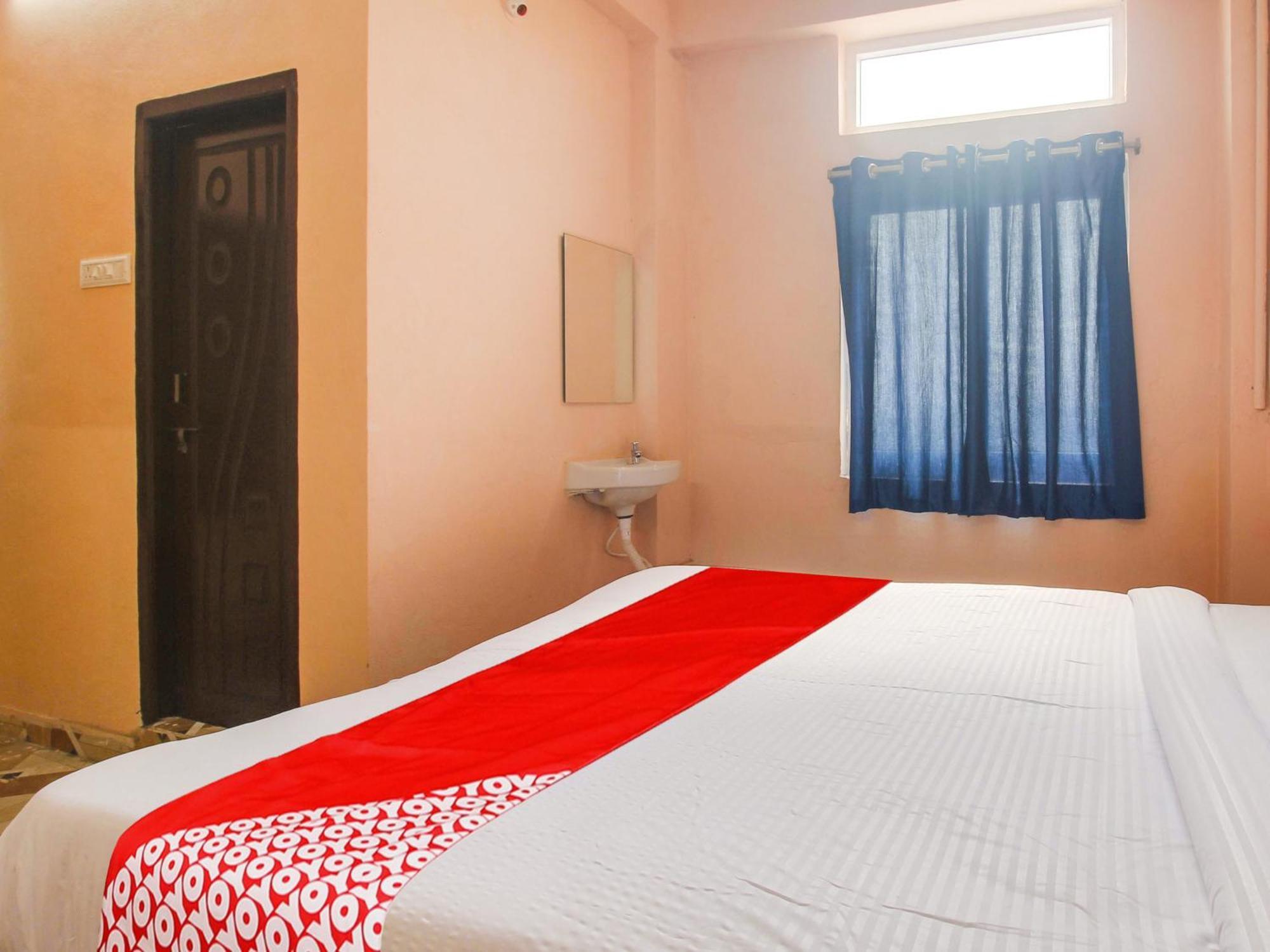 Pedda Ambarpet Hotel O R.J.International מראה חיצוני תמונה