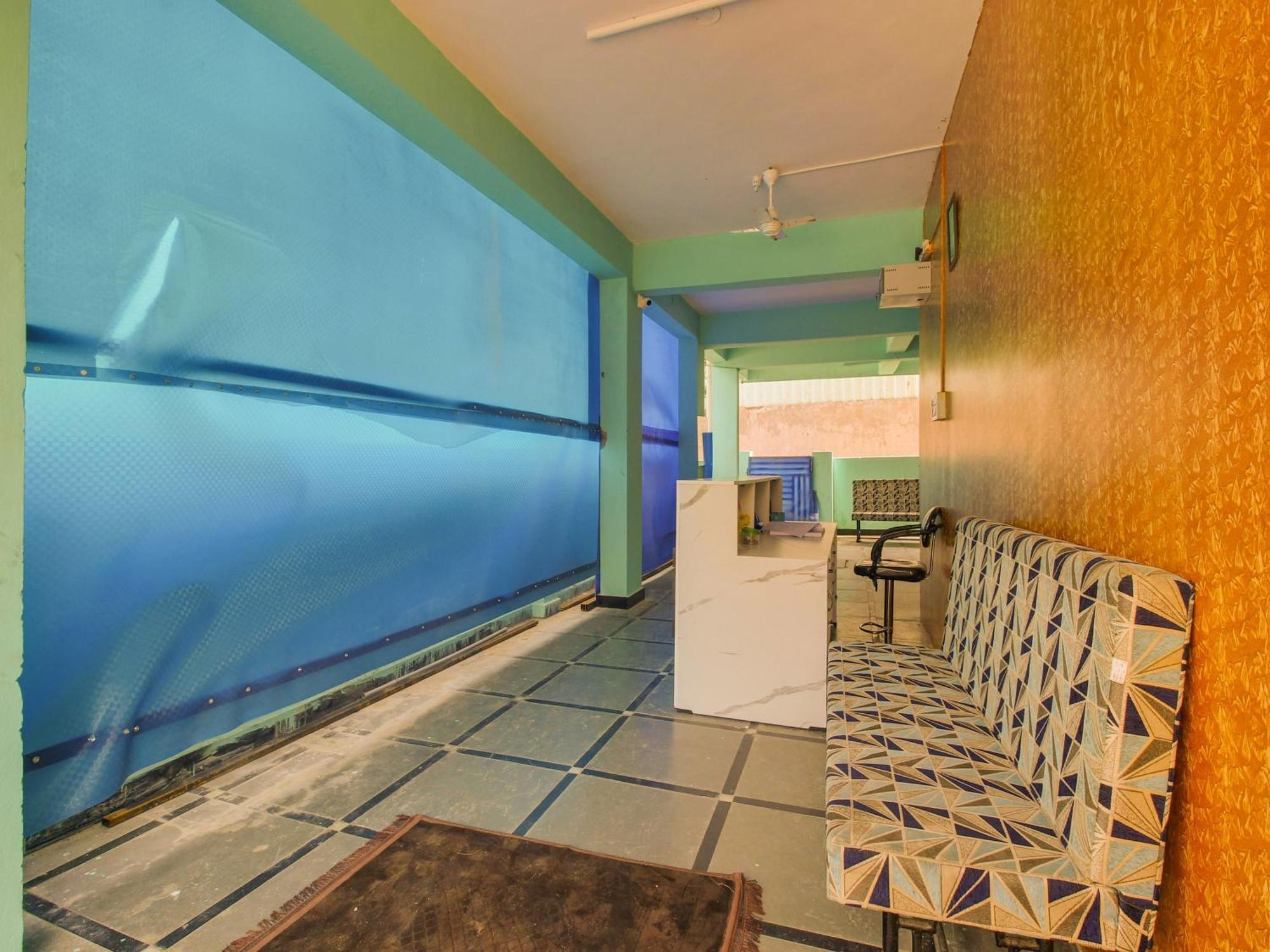 Pedda Ambarpet Hotel O R.J.International מראה חיצוני תמונה