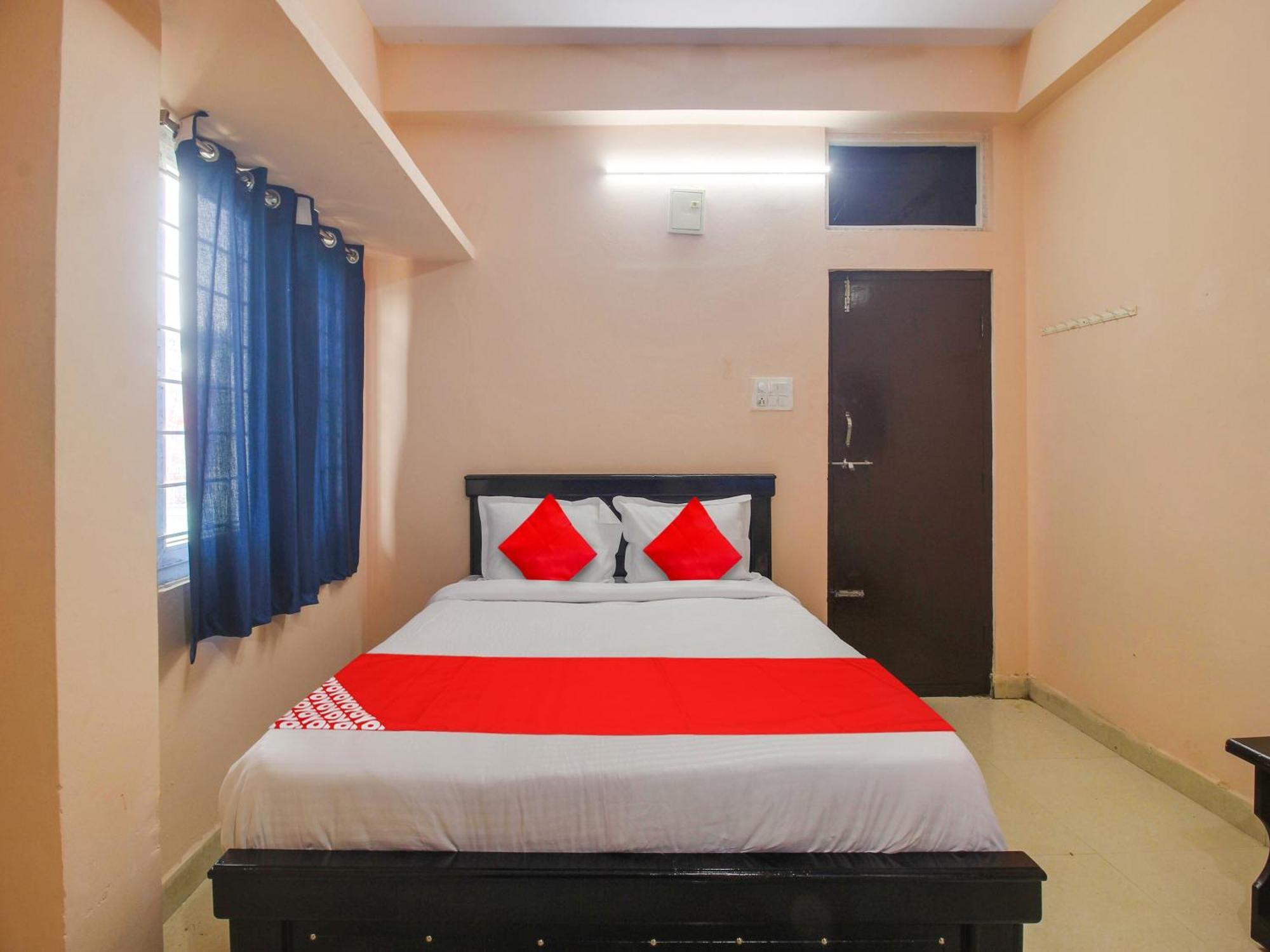 Pedda Ambarpet Hotel O R.J.International מראה חיצוני תמונה