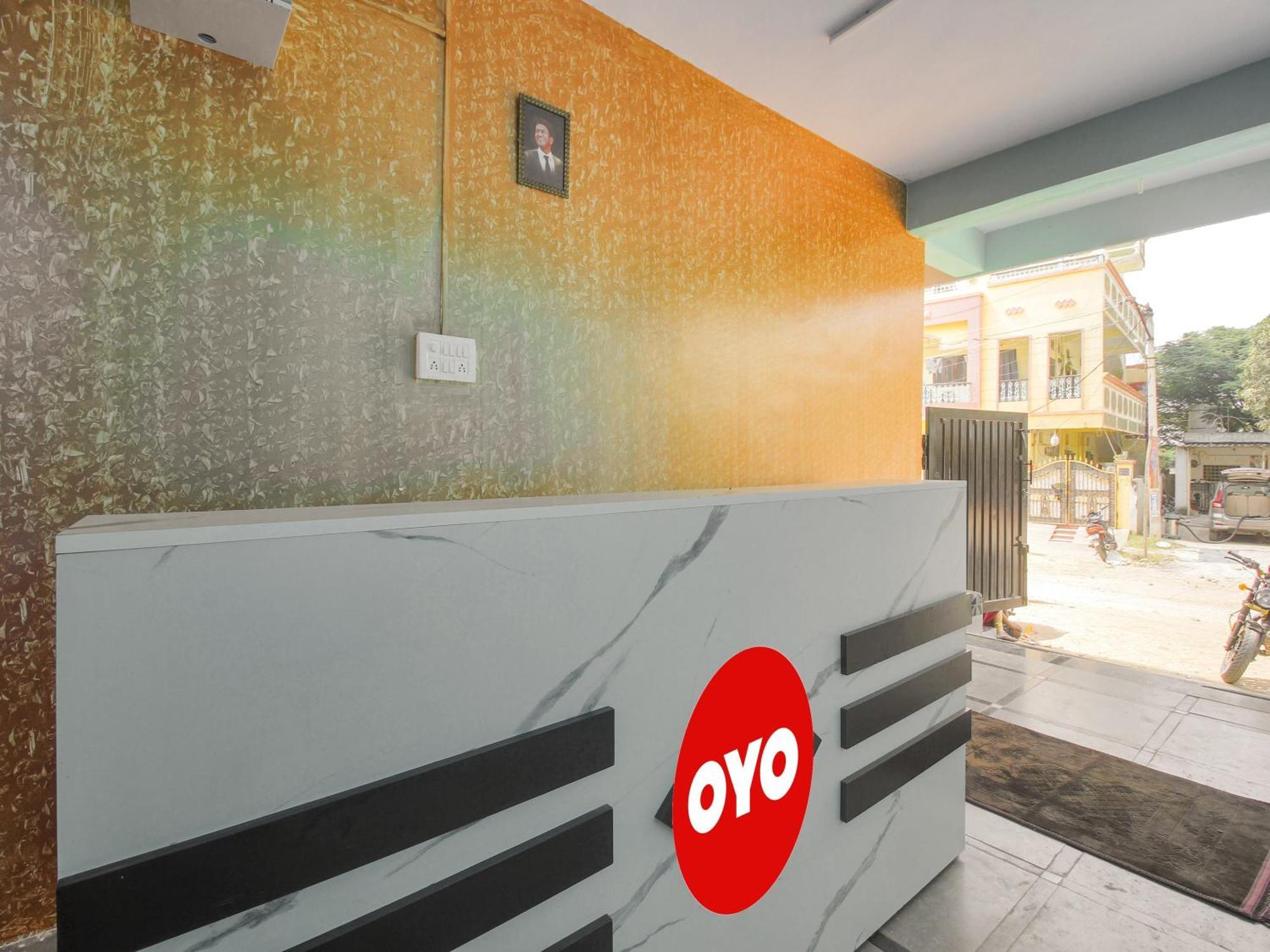 Pedda Ambarpet Hotel O R.J.International מראה חיצוני תמונה